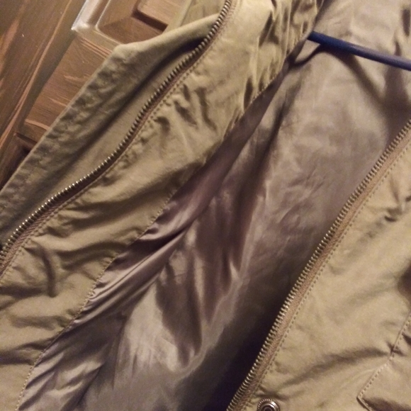 Rain Coat - Picture 6 of 8